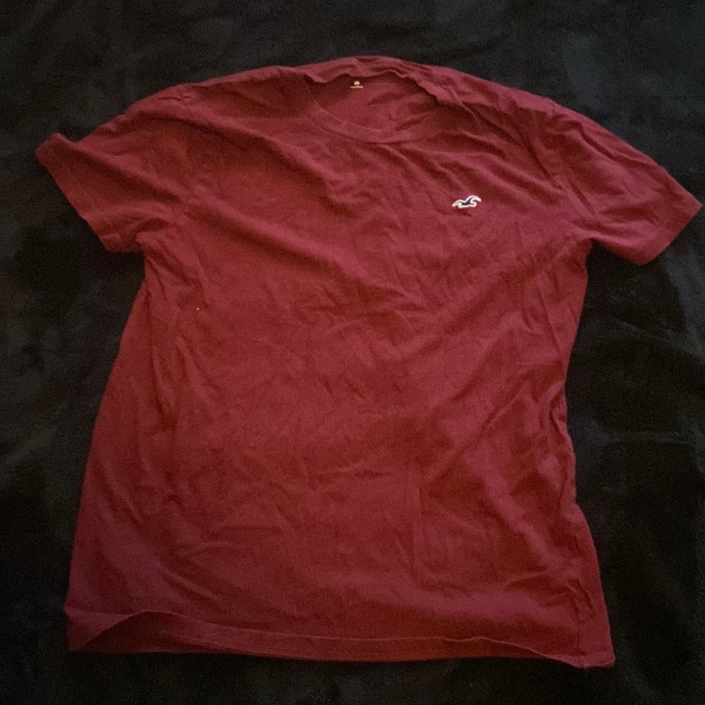 Hollister dark red t shirt